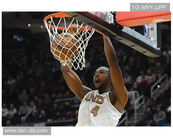 莫布里表现出色却难救主15投8中斩获21分11篮板5助攻三分球精准罚球失准